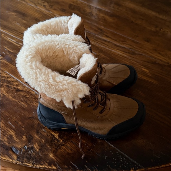 UGG Adirondack boots - Picture 2 of 5